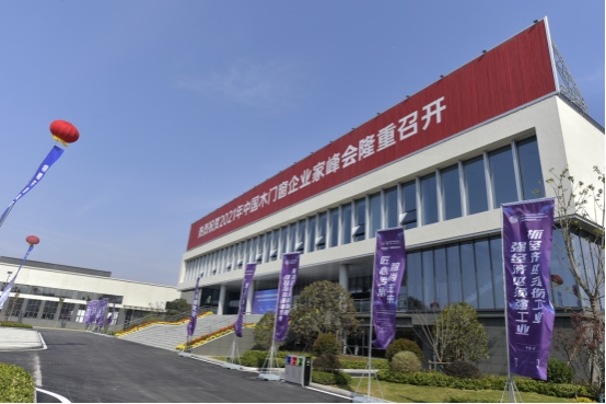 冠牛龐曉良：堅守對實木文化的傳承與創新